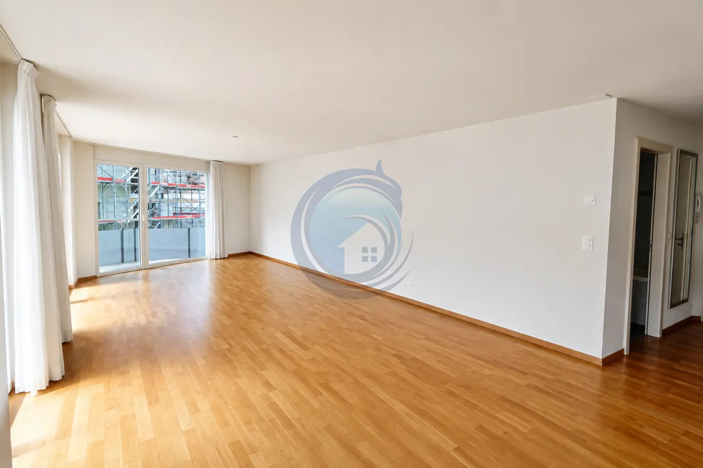 MAGNIFIKANTE 3,5-ZIMMER-WOHNUNG IM HERZEN VON BLONAY - Foto 3 von 13