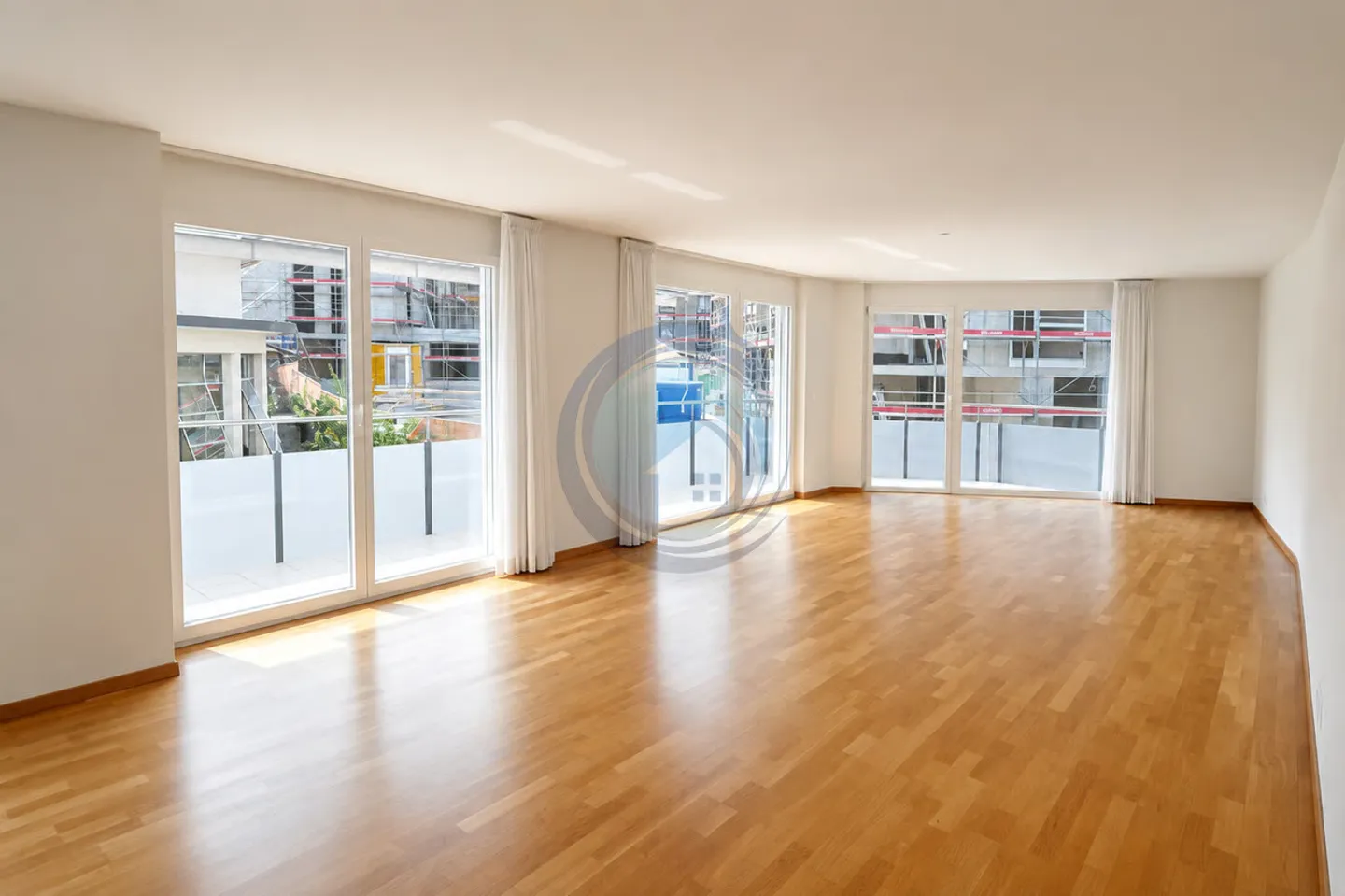 MAGNIFIKANTE 3,5-ZIMMER-WOHNUNG IM HERZEN VON BLONAY - Foto 2 von 13