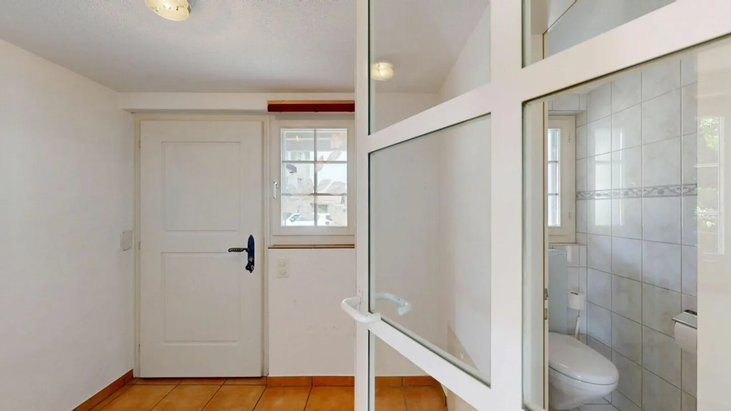 Charming Corner House with Character - Living Between Nostalgia and Modernity - Photo 7 of 23