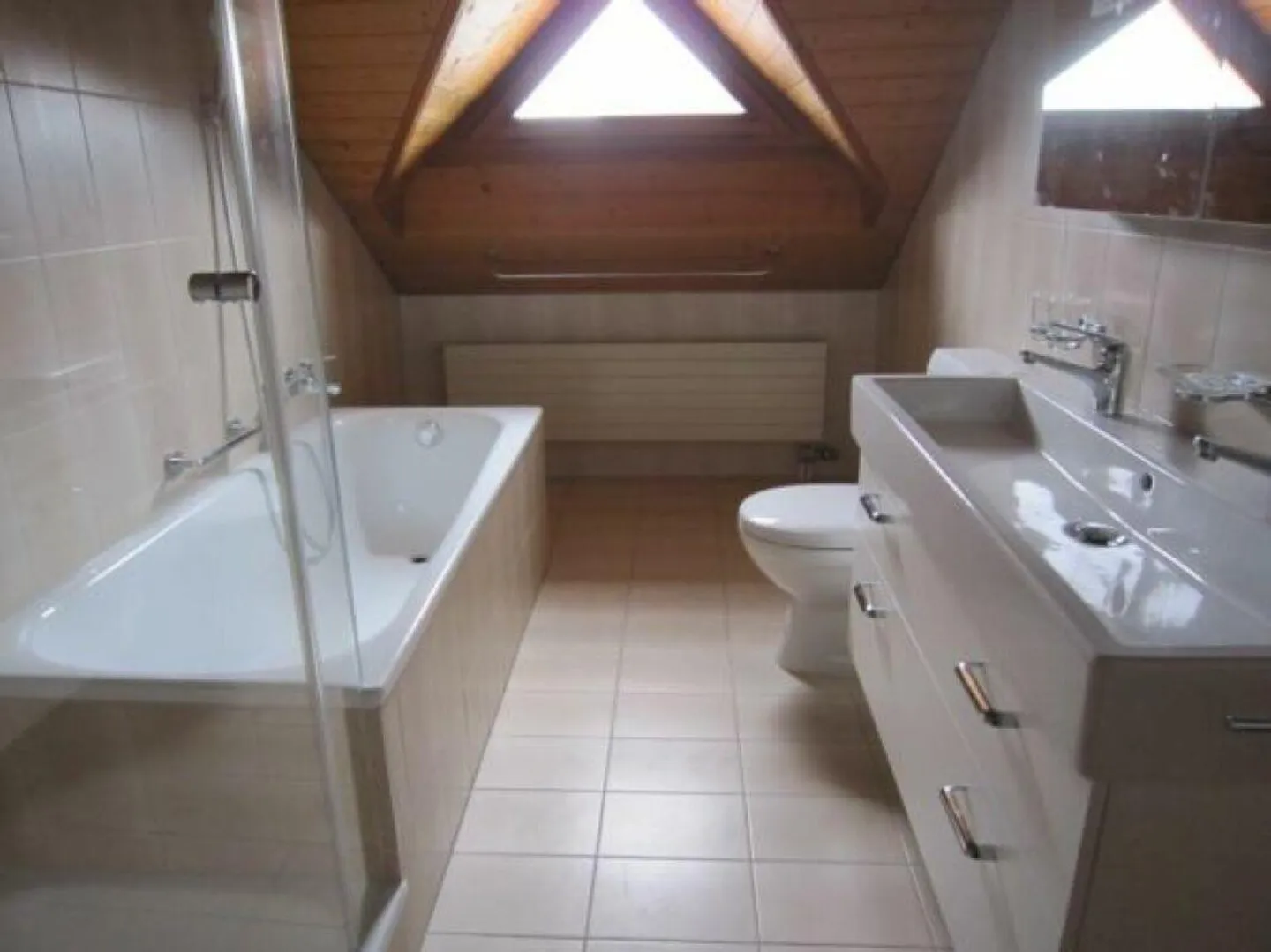 Vue sur le lac et la promenade - Photo 3 sur 13