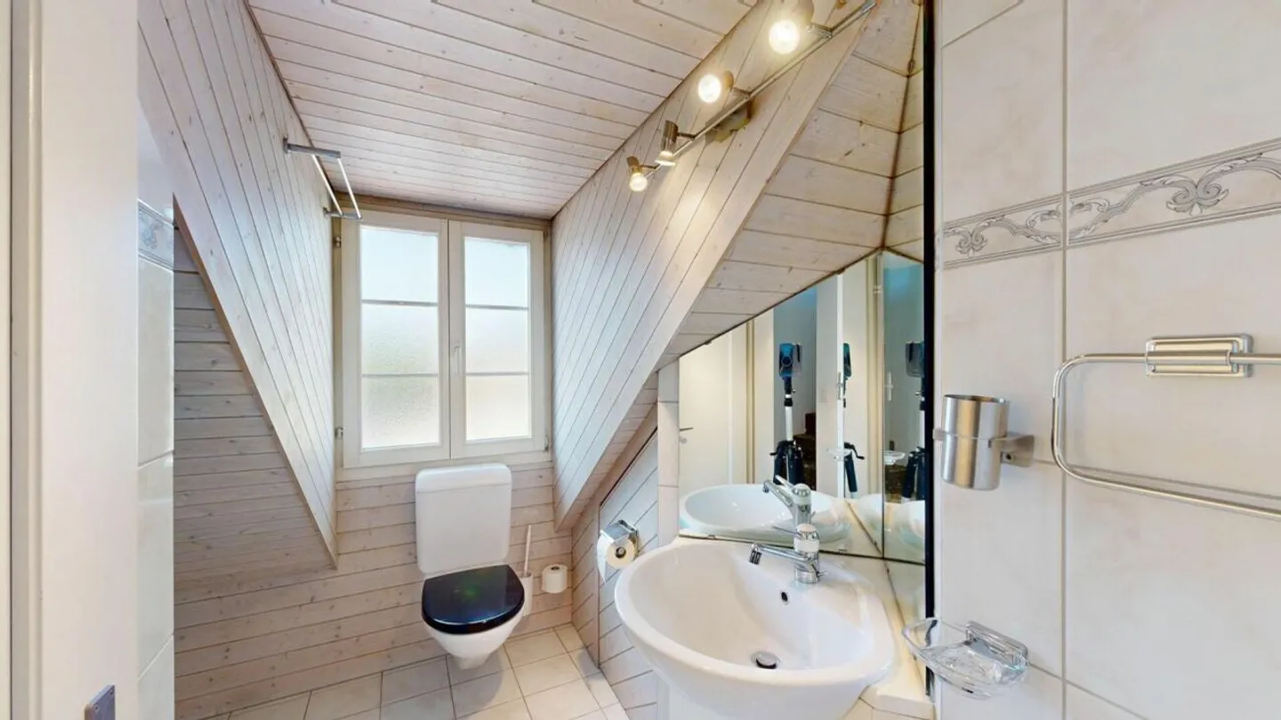 Charming Corner House with Character - Living Between Nostalgia and Modernity - Photo 14 of 23