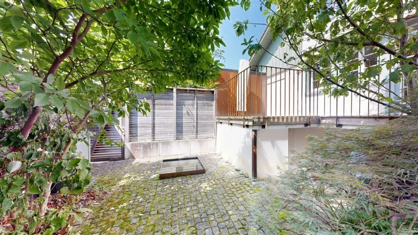 Charming Corner House with Character - Living Between Nostalgia and Modernity - Photo 20 of 23