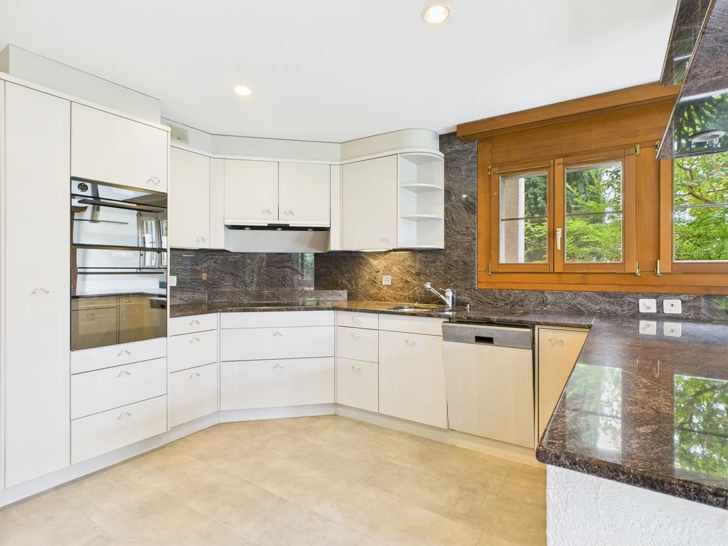 5.5-Room Single-Family House in Knonau – Modern Living with Garden Idyl - Photo 2 of 13