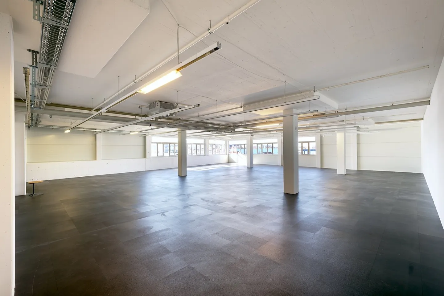 Spazio commerciale spazioso a Thun - Foto 11 di 13