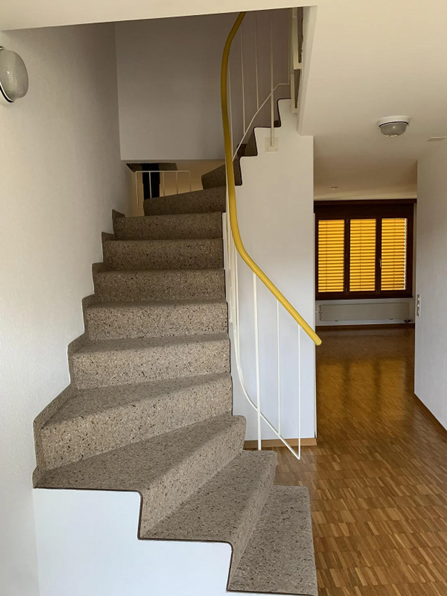 Appartamento duplex di 4,5 stanze nel verde - Foto 3 di 4