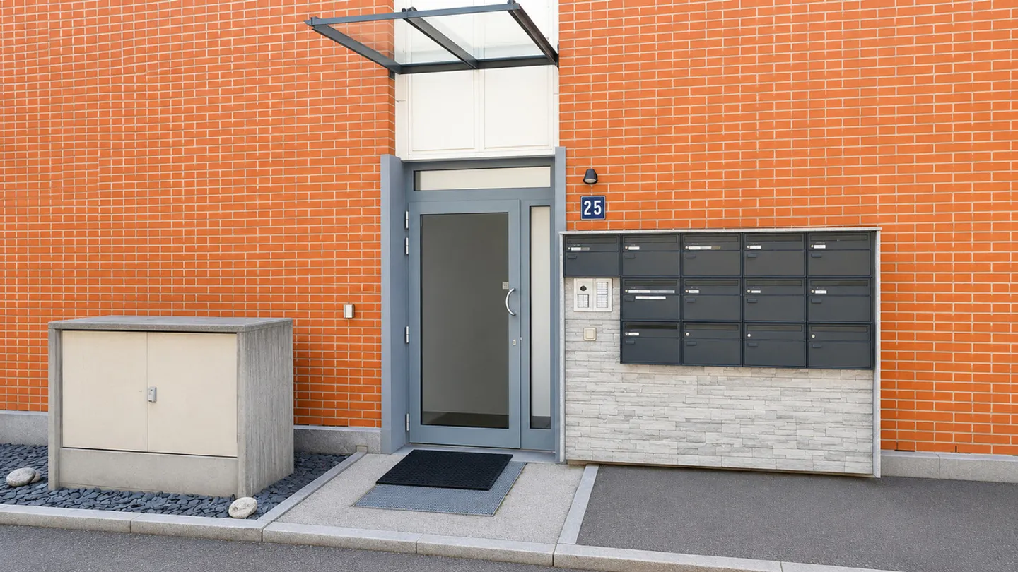 Investment Property in Chiasso - Photo 5 of 22