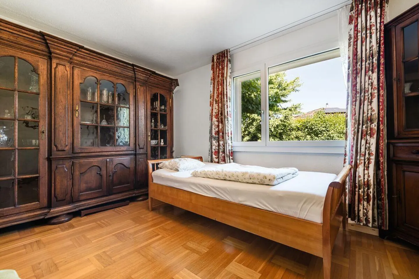 Green, spacious, secure - Your new home - Photo 7 of 16