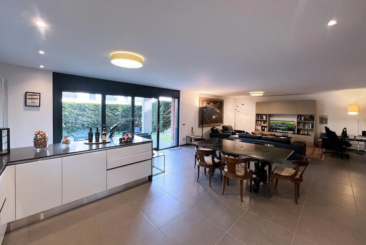 Grand appartement de 3,5 pièces de 140 m², jardin et salle de loisirs à Massagno - Photo 2 sur 9