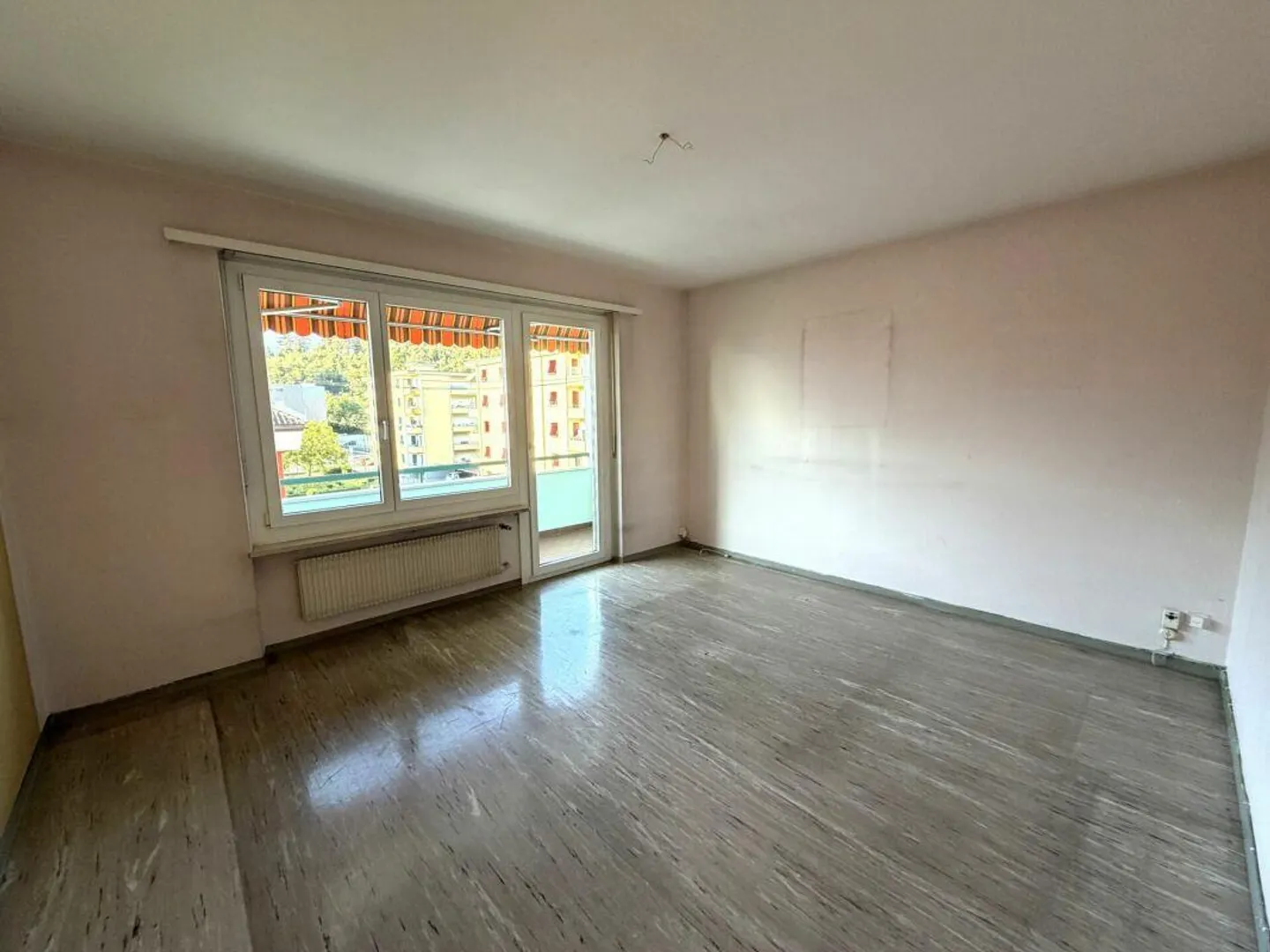 A vendre à Losone, appartement d'angle ensoleillé et central - Photo 9 sur 12