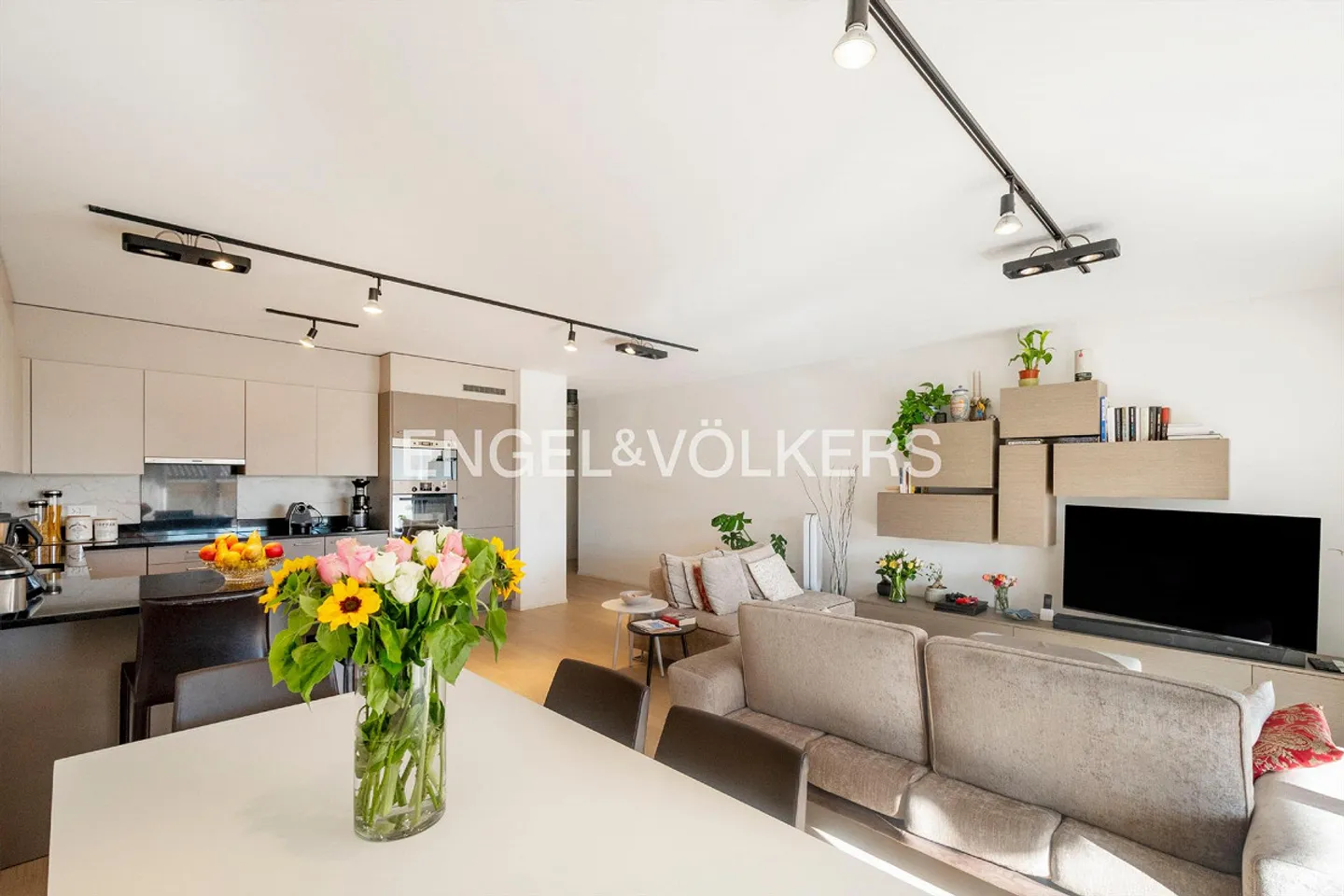 Vivere nel cuore di Mendrisio: nuovo ed elegante appartamento - Foto 2 di 13