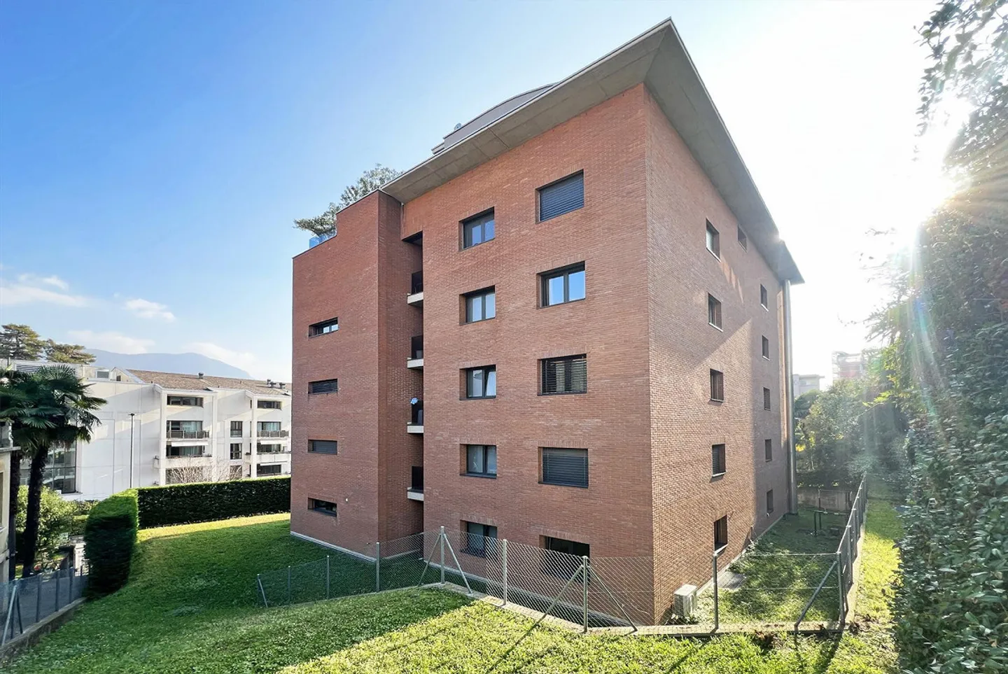 Grand appartement de 3,5 pièces de 140 m², jardin et salle de loisirs à Massagno - Photo 9 sur 9