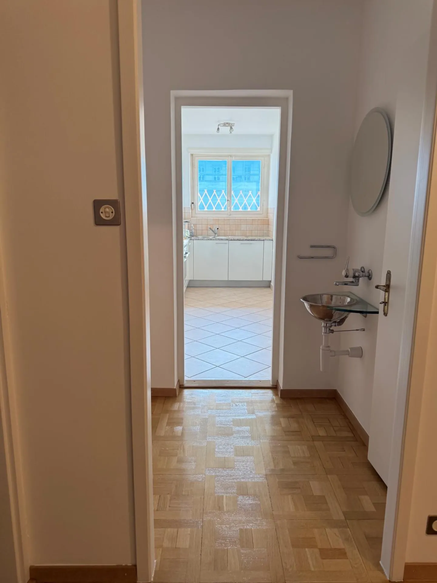 4 1/2 Pieces Contemporary in the Heart of Florissant - Photo 8 of 15