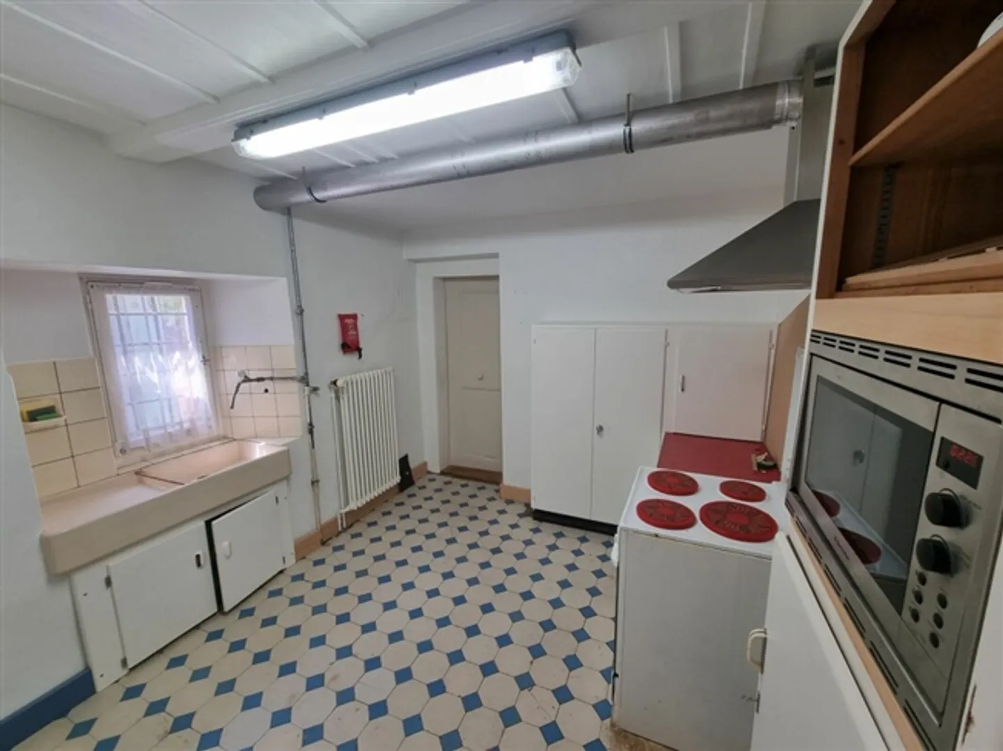 Large Single-Family Home with Renovation Potential! - Photo 19 of 20