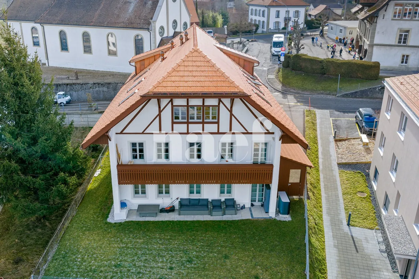 Edificio residenziale con 5 appartamenti in vendita a Vuisternens-en-Ogoz, completamente ristrutturato - Foto 1 di 8