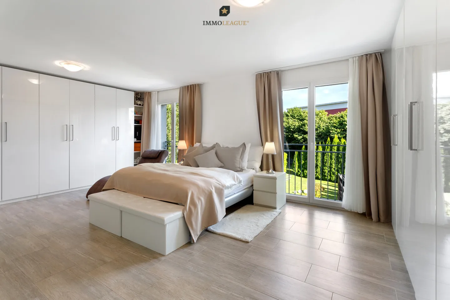 Casa a schiera ben tenuta con terrazza e giardino in una posizione privilegiata. - Foto 1 di 9