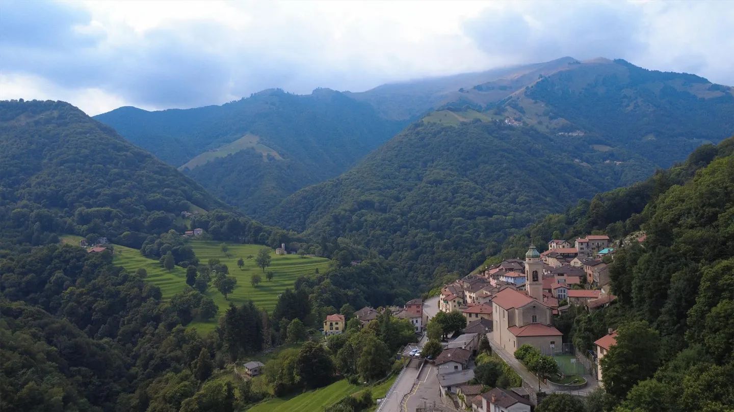 Un terrazzo sulla valle, nel cuore della natura - Foto 2 von 8
