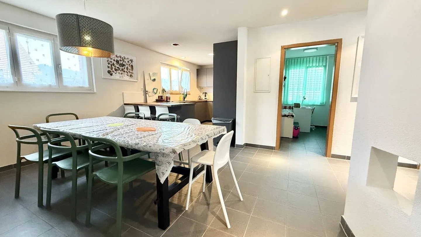 Ampio appartamento duplex di 5,5 locali in buona posizione - Foto 4 di 11