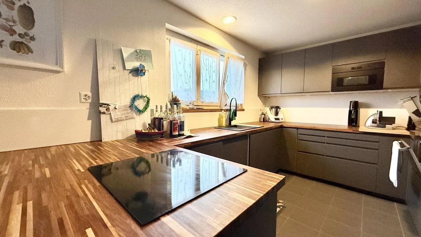 Ampio appartamento duplex di 5,5 locali in buona posizione - Foto 6 di 11