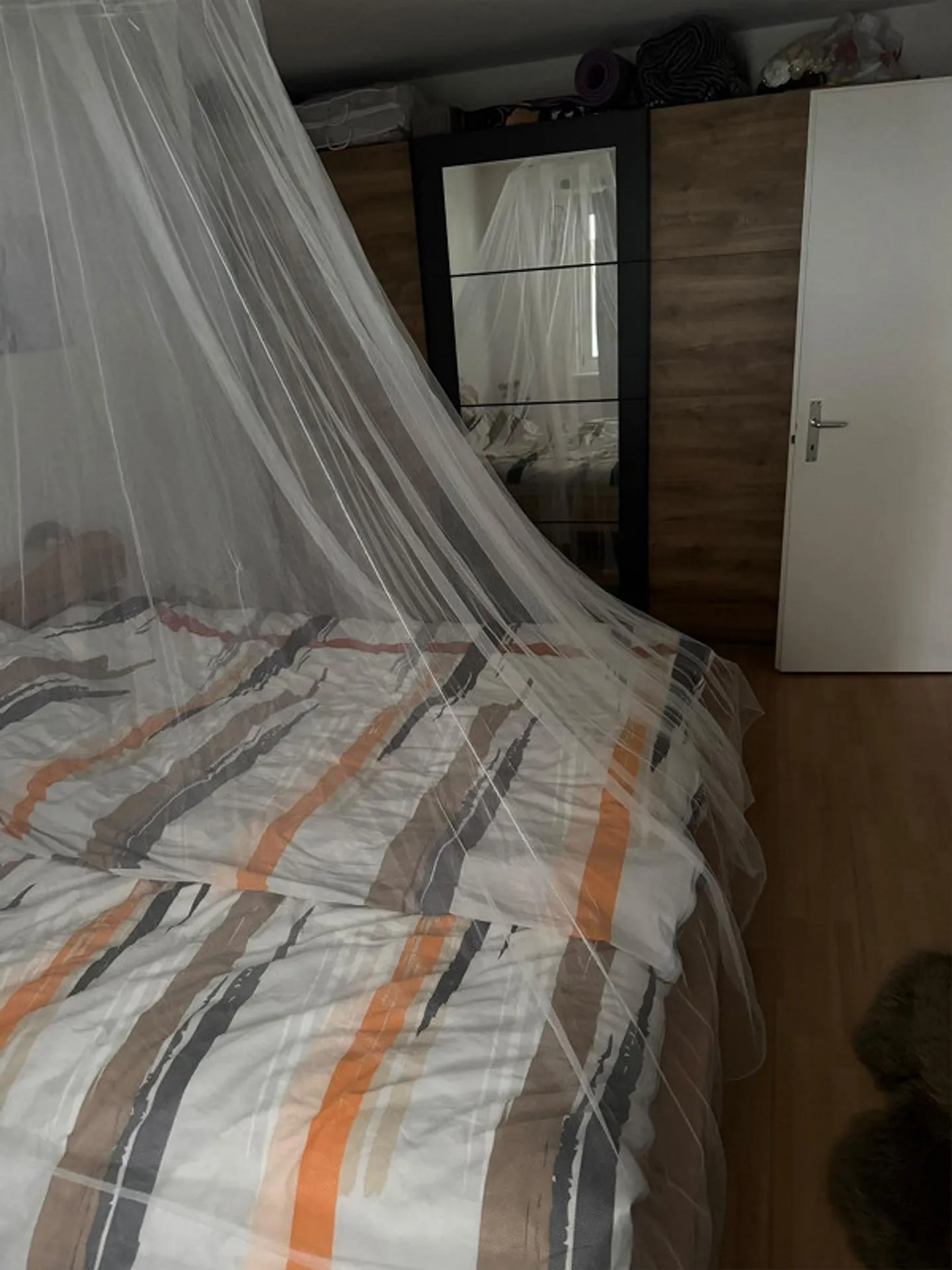Small Charming Apartment - Photo 4 of 10