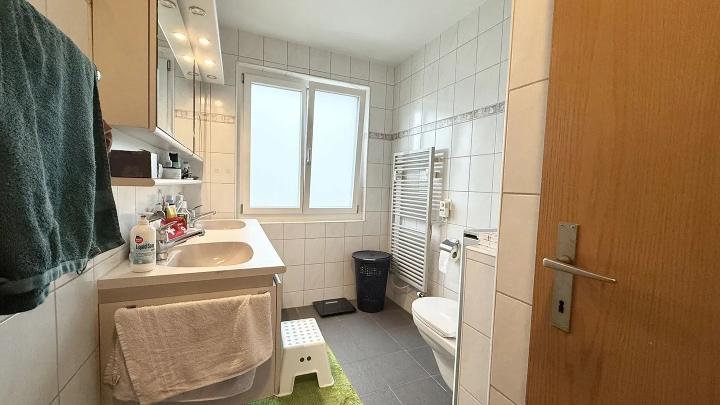 Ampio appartamento duplex di 5,5 locali in buona posizione - Foto 9 di 11