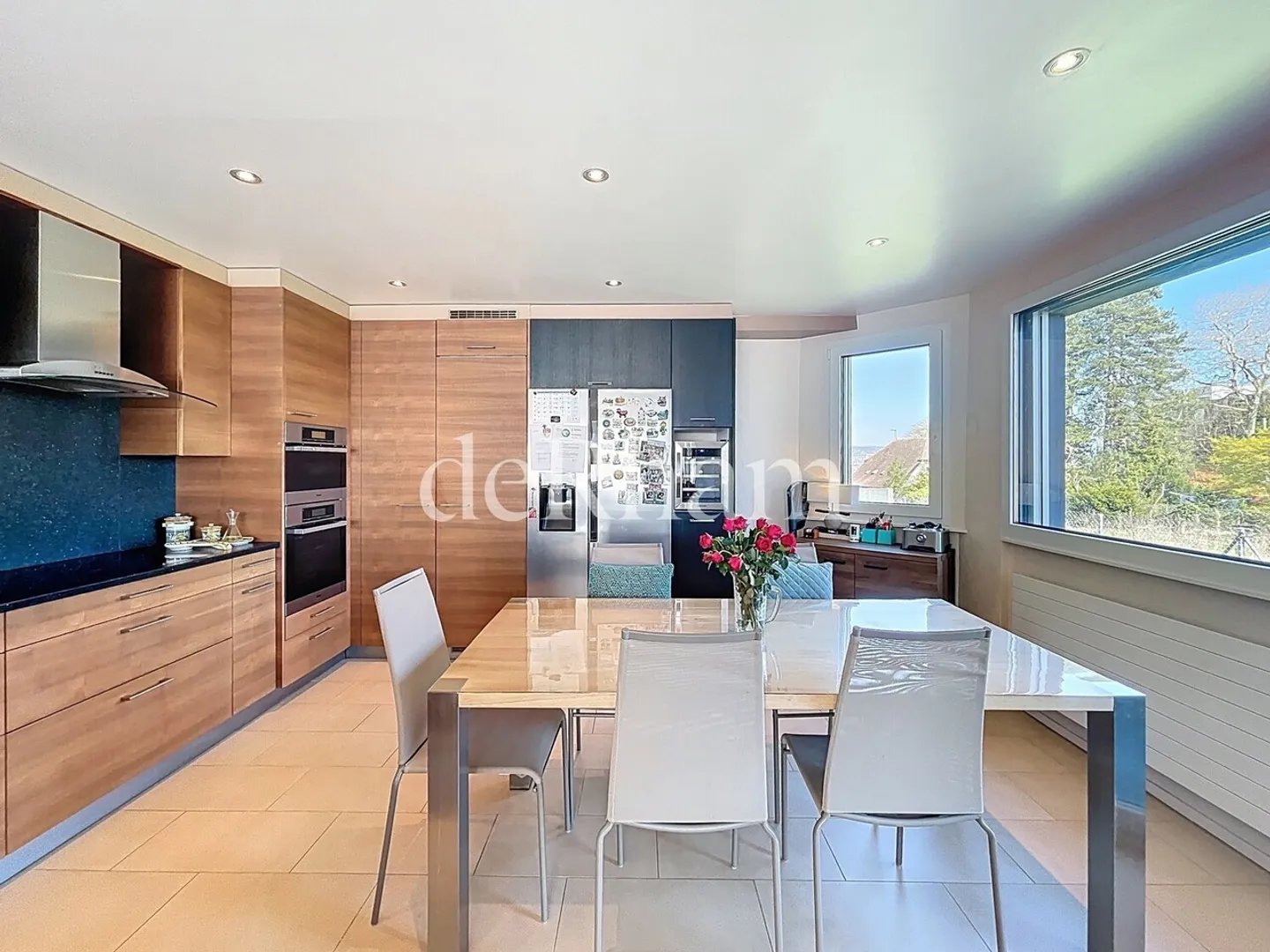 Magnificent villa of approx. 240m2 living space with private pool and garden! - Photo 3 of 12