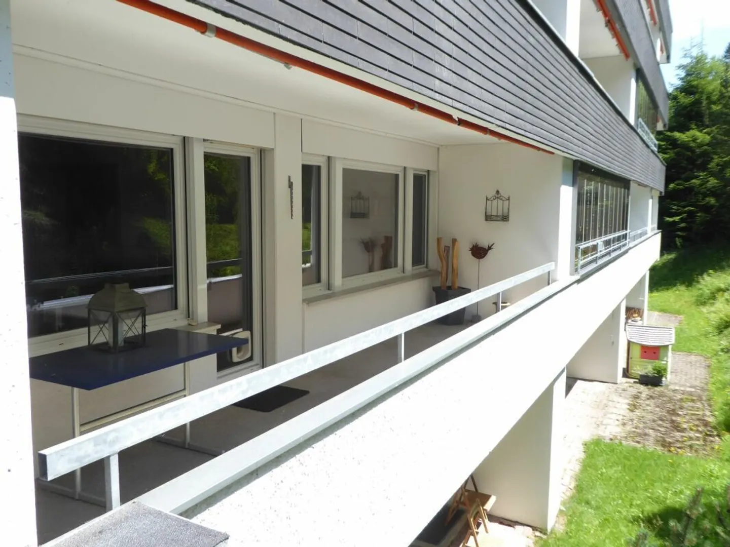 grosszügige 4 1/2-Zimmer-Ferienwohnung mit Balkon, Terrasse und zwei Tiefgaragenplätzen - Foto 9 von 21
