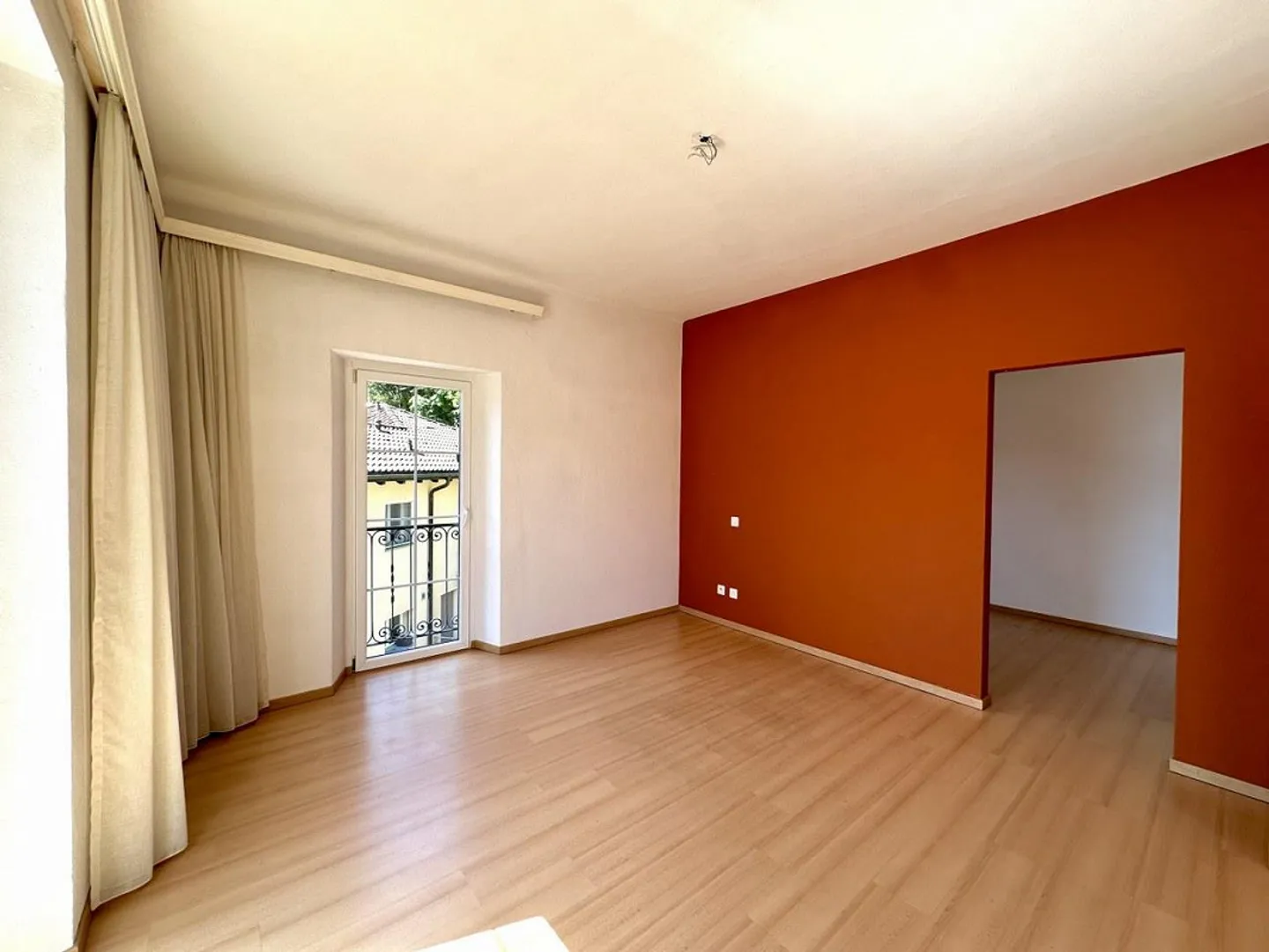 EINFAMILIENHAUS 4.5 ZIMMER MIT ATEMBERAUBENDEM BLICK AUF DEN SEE - Foto 9 von 13