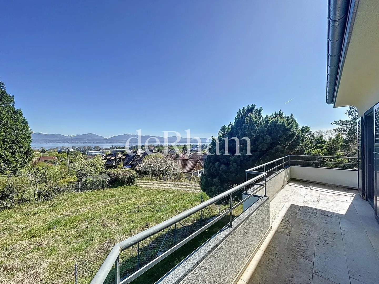 Magnificent villa of approx. 240m2 living space with private pool and garden! - Photo 2 of 12