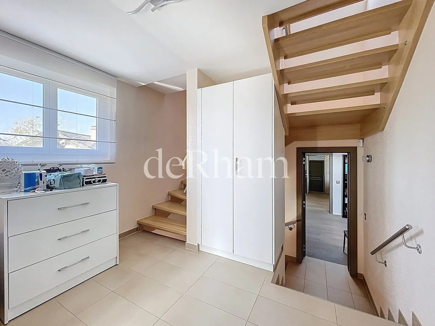 Magnificent villa of approx. 240m2 living space with private pool and garden! - Photo 6 of 12