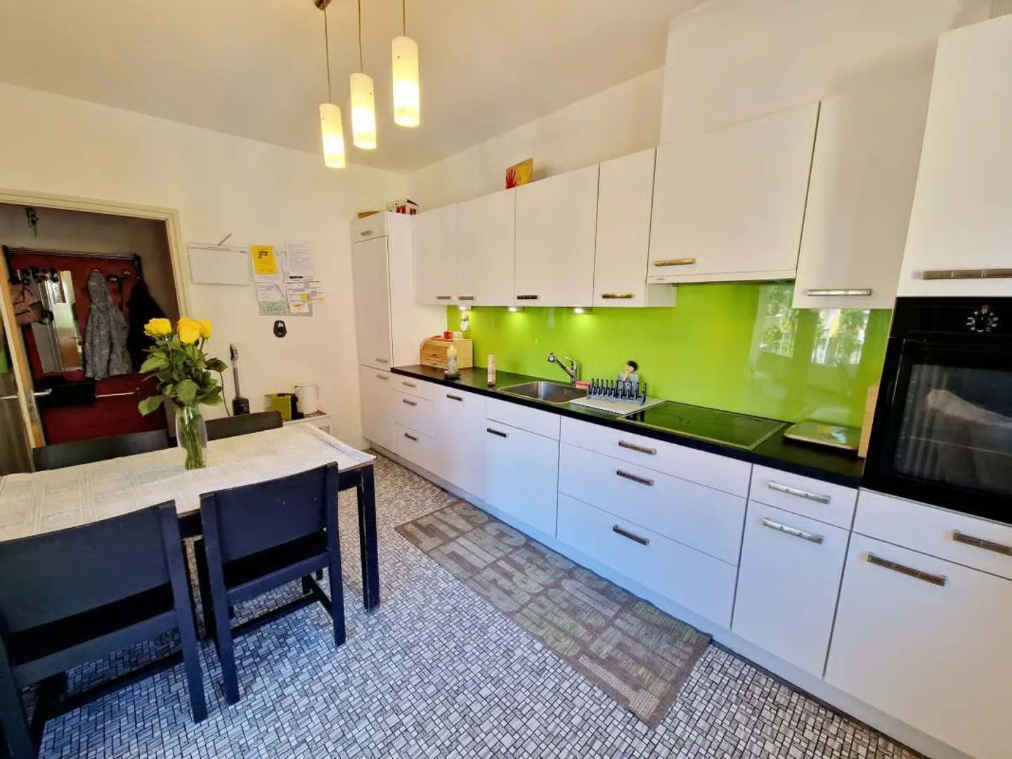 5.5-room apartment 1st floor, with covered parking space and terrace in a two-family house - Photo 1 of 7