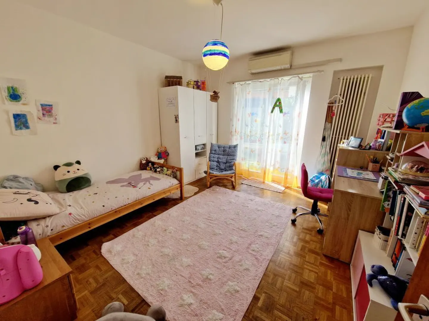 5.5-room apartment 1st floor, with covered parking space and terrace in a two-family house - Photo 2 of 7