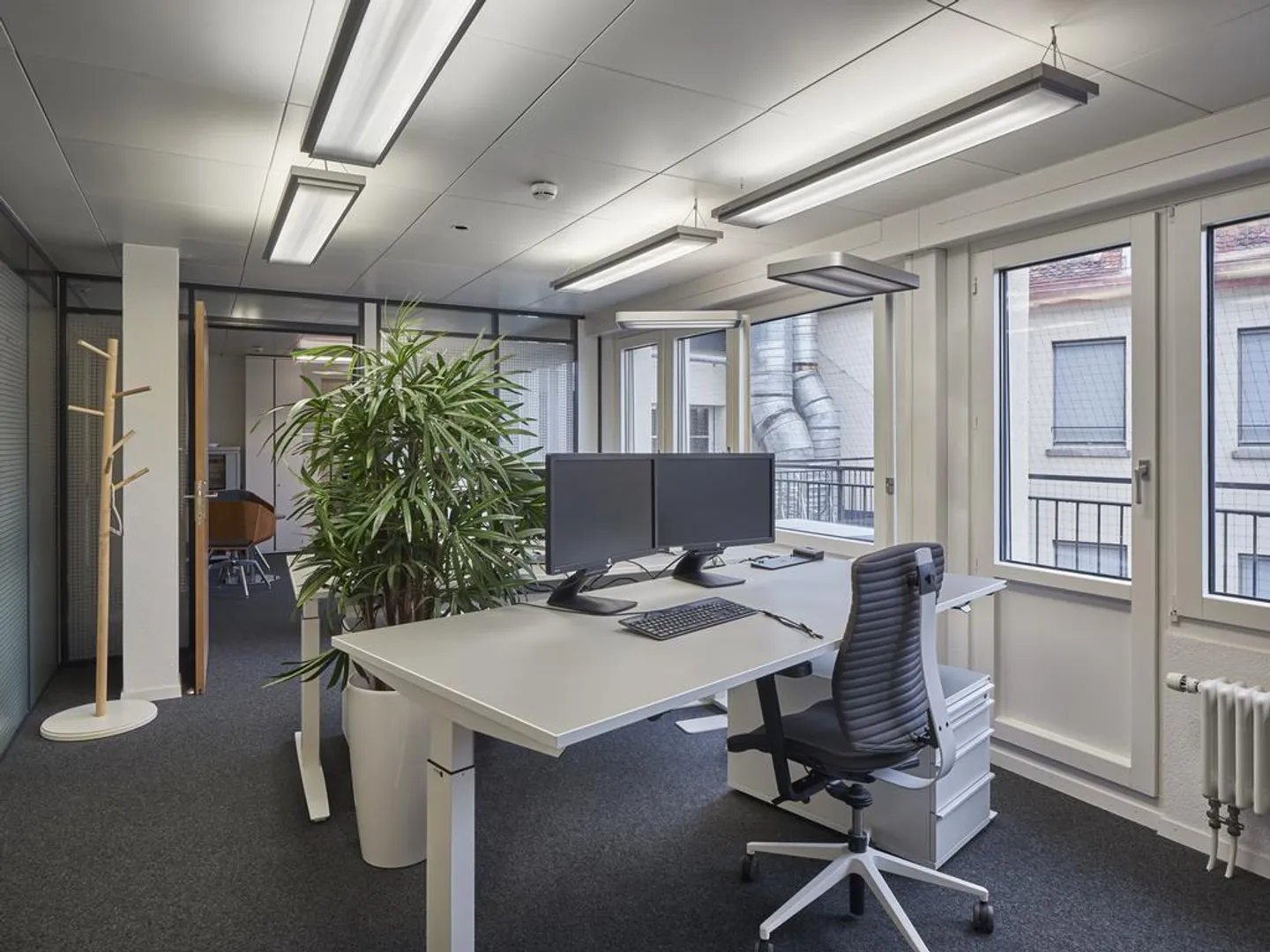 Espace de bureau dans un emplacement central - Photo 2 sur 6
