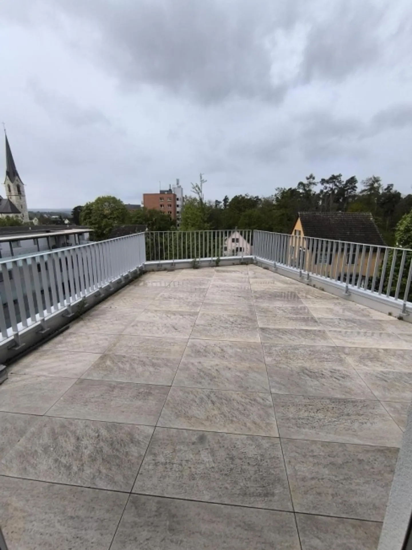 Ideal for commuters - Photo 3 of 6