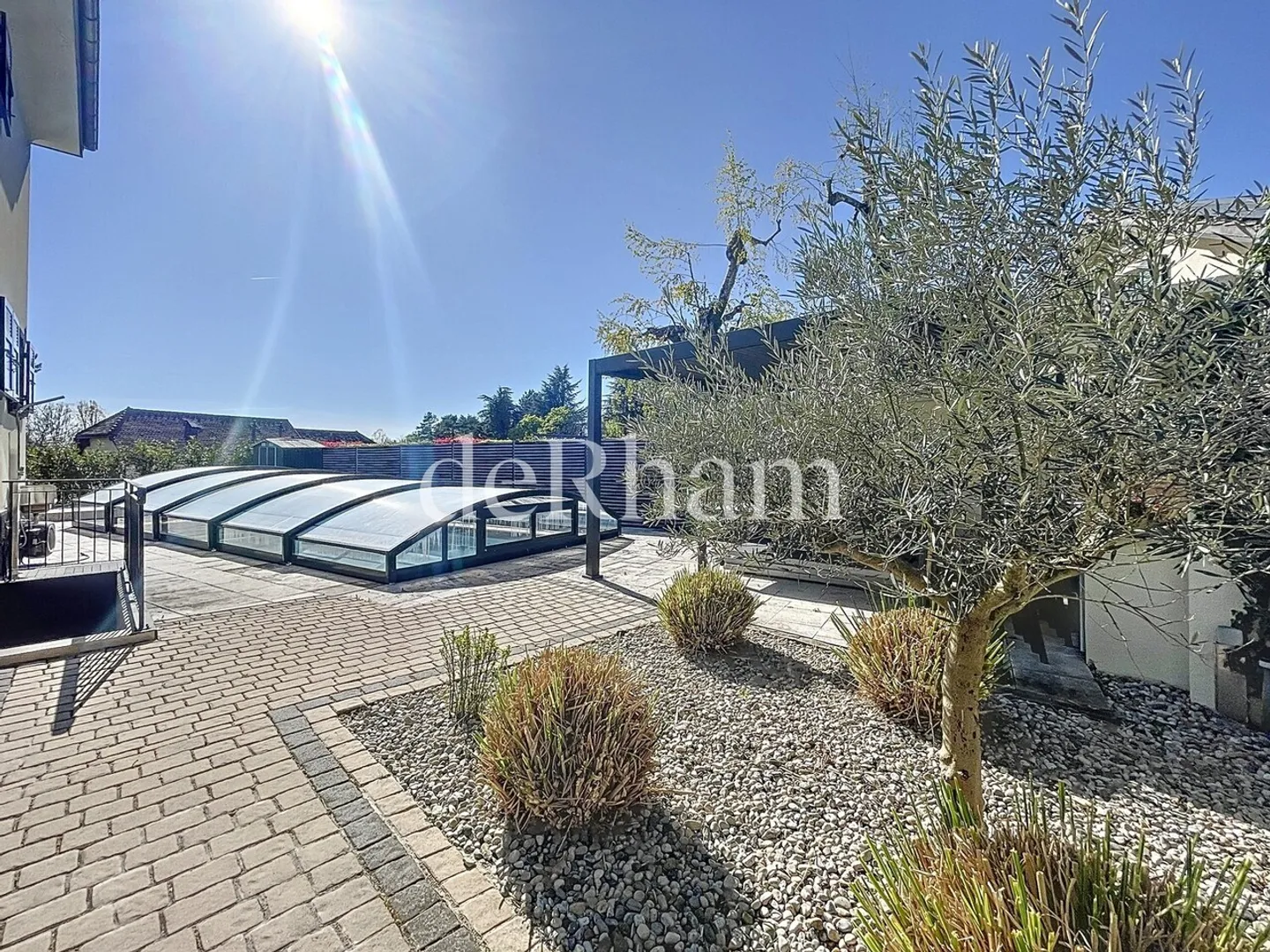 Magnificent villa of approx. 240m2 living space with private pool and garden! - Photo 11 of 12