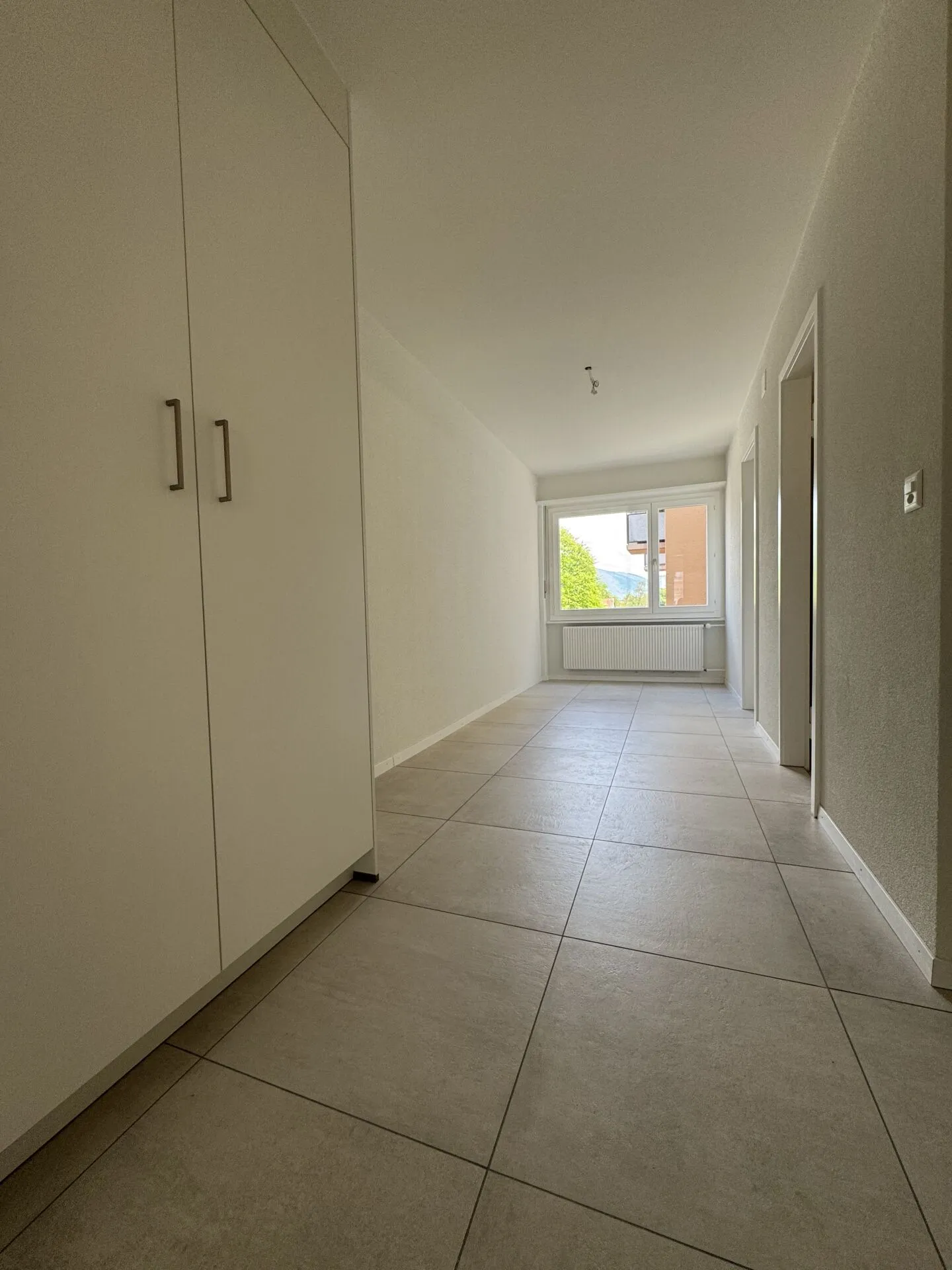 Appartamento ristrutturato di 2,5 locali nel centro di Biel/Bienne - Foto 3 di 7