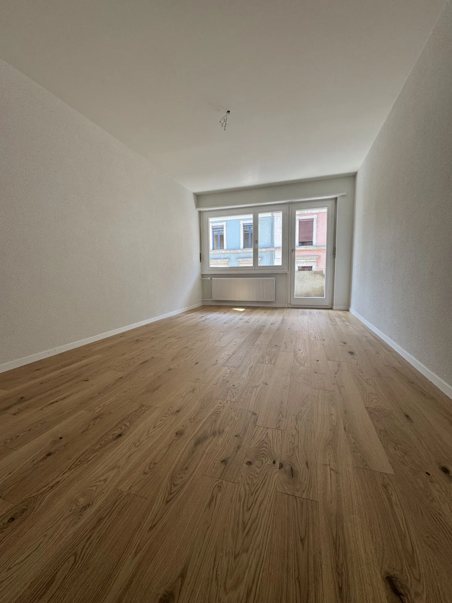 Appartamento ristrutturato di 2,5 locali nel centro di Biel/Bienne - Foto 4 di 7