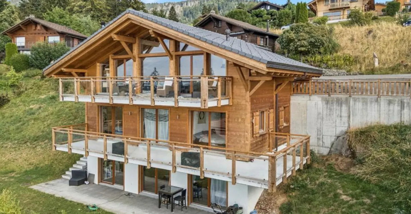 Herzschlag für diesen atemberaubenden Blick in La Roche! - Foto 3 von 12