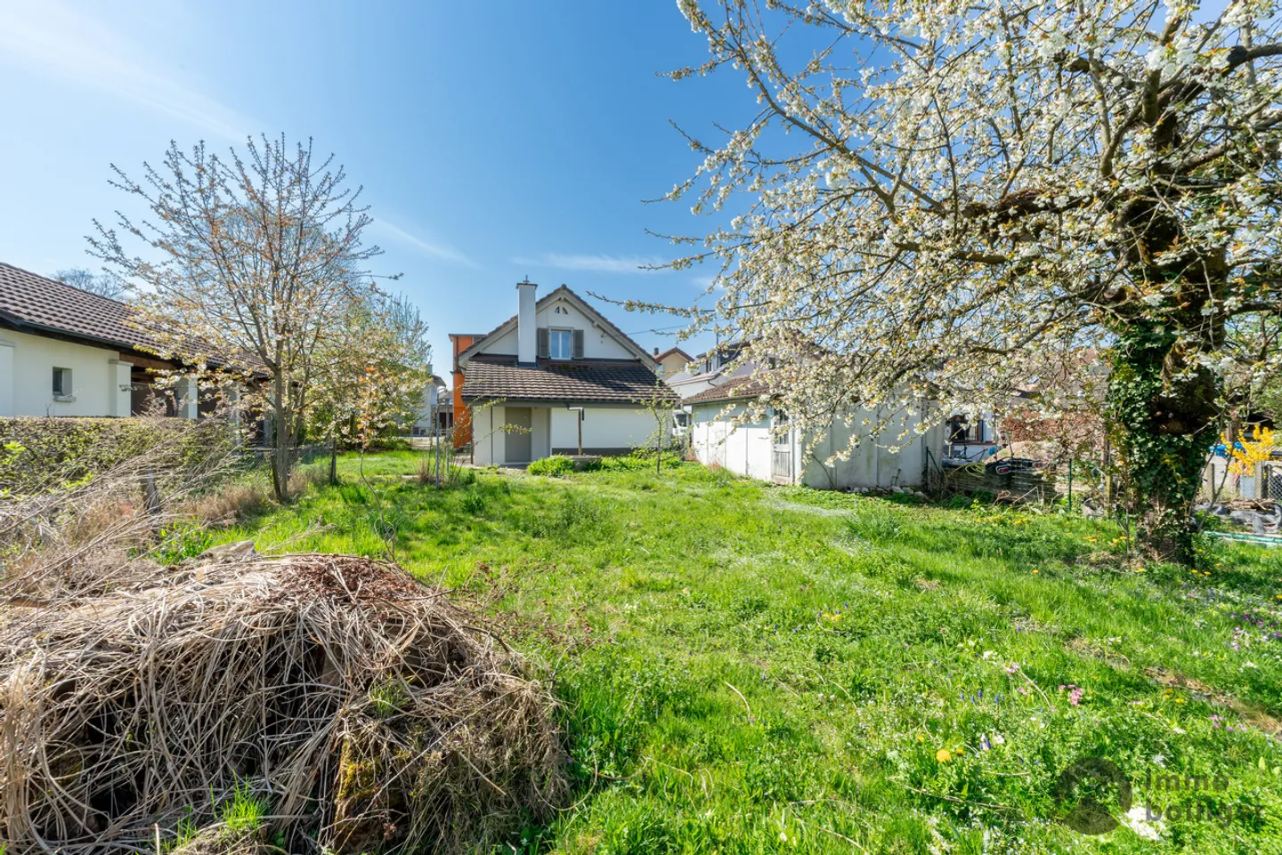 Casa unifamiliare ben tenuta con paradiso del giardino - Foto 11 di 14