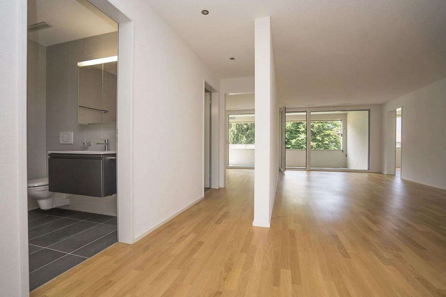 Appartement moderne de 4,5 pièces au cœur d'Interlaken - Photo 2 sur 8