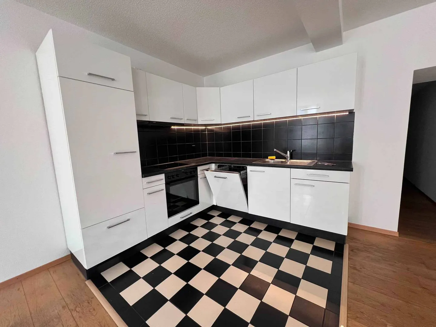 3,5-Zimmer-Wohnung im 2. Stock - Foto 3 von 13