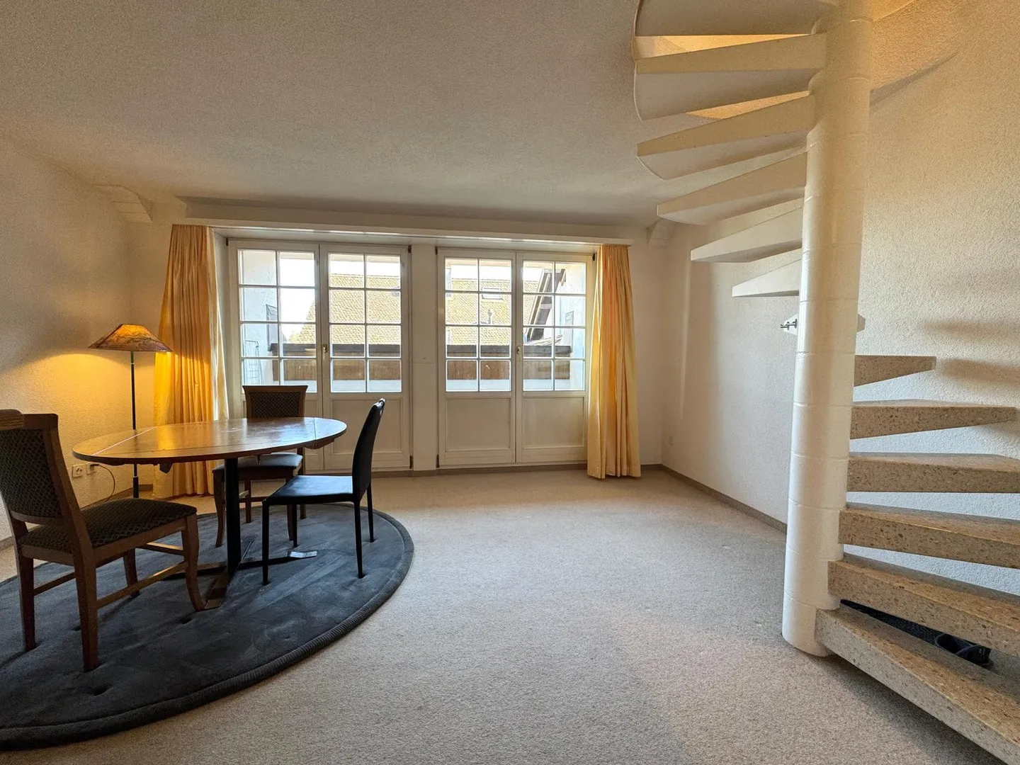 Besonderes Wohnambiente mit Balkon & Schlossblick - Foto 1 von 6