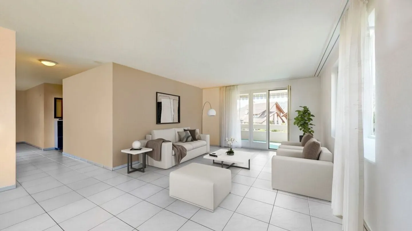 Appartamento 4.5 camere ben curato con balcone, cantina, posto auto in garage e posto auto esterno - Foto 3 di 17