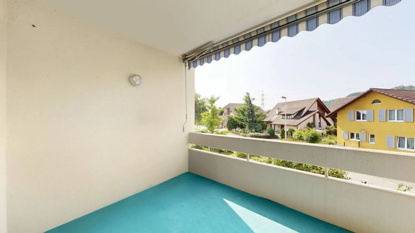 Appartamento 4.5 camere ben curato con balcone, cantina, posto auto in garage e posto auto esterno - Foto 6 di 17