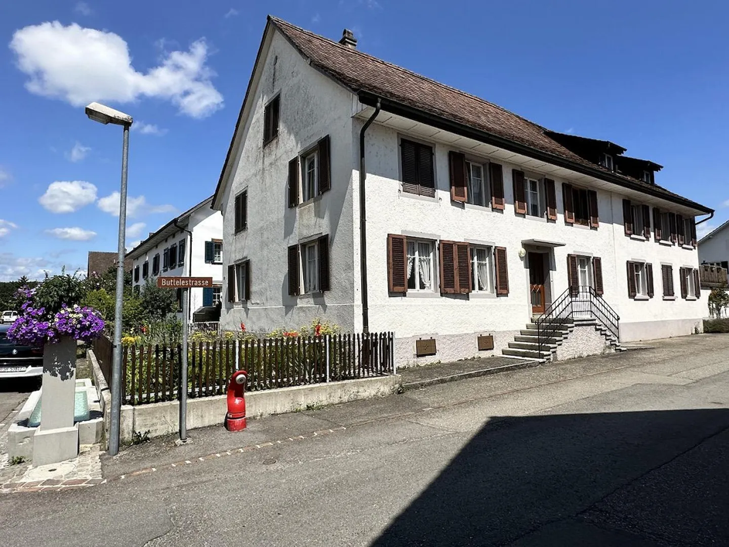 Multi-family house with extension possibility - Photo 2 of 7