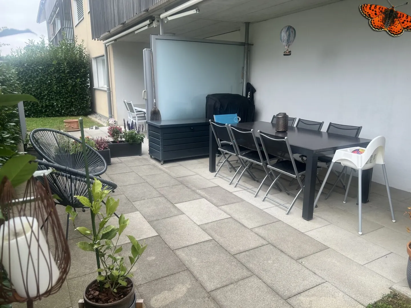 MAGNIFICENT 4-ROOM GROUND FLOOR APARTMENT! - Photo 10 of 13