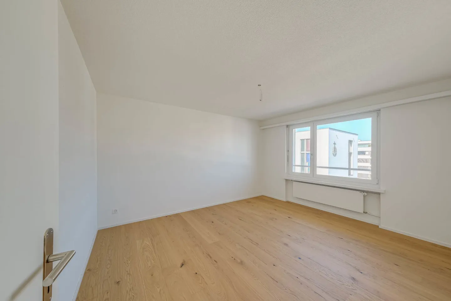 Appartamento moderno 2.5 locali in posizione centrale - Foto 2 di 9