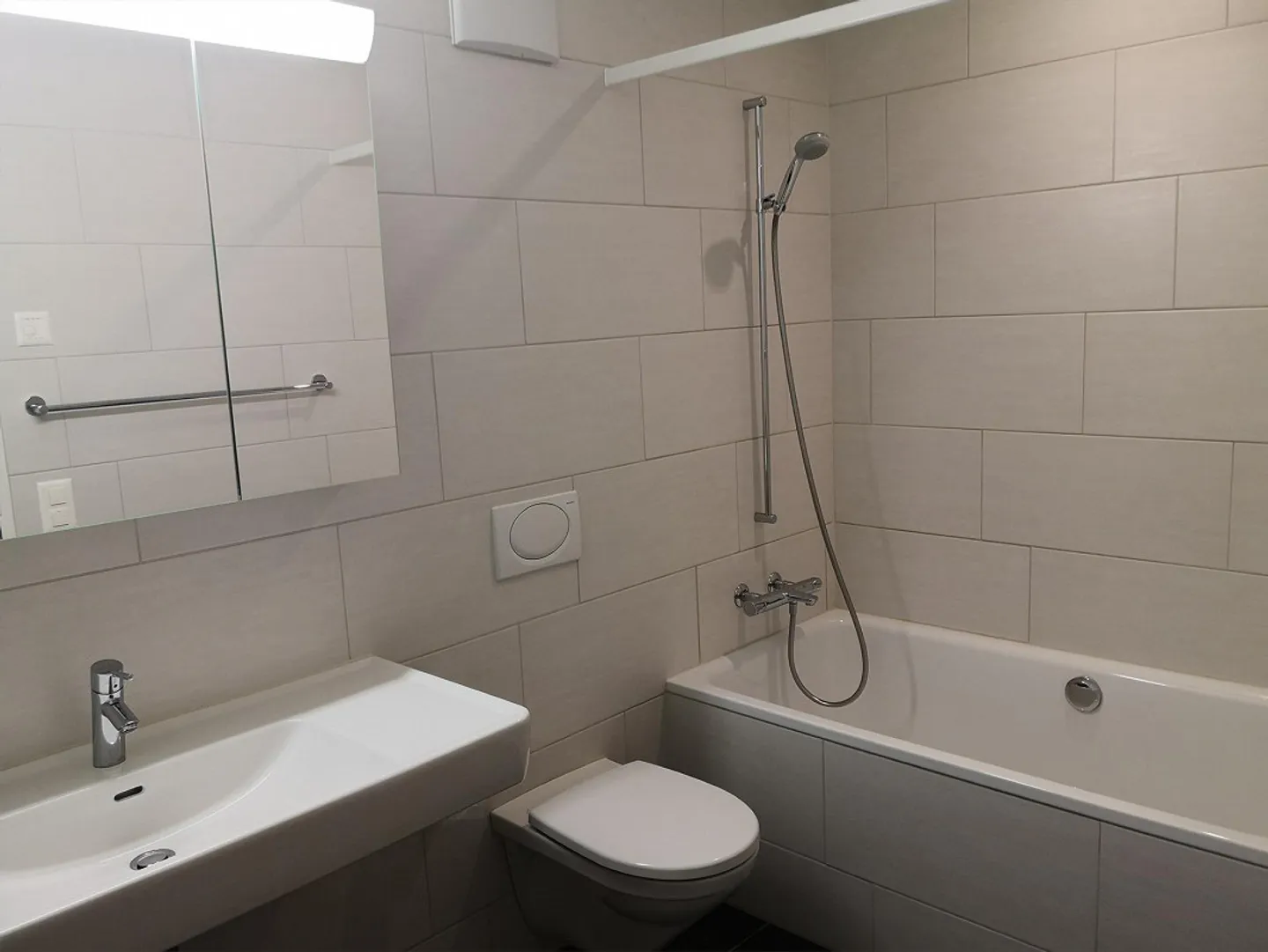 Appartement moderne de 3,5 pièces à louer à Mettmenstetten - Photo 6 sur 8