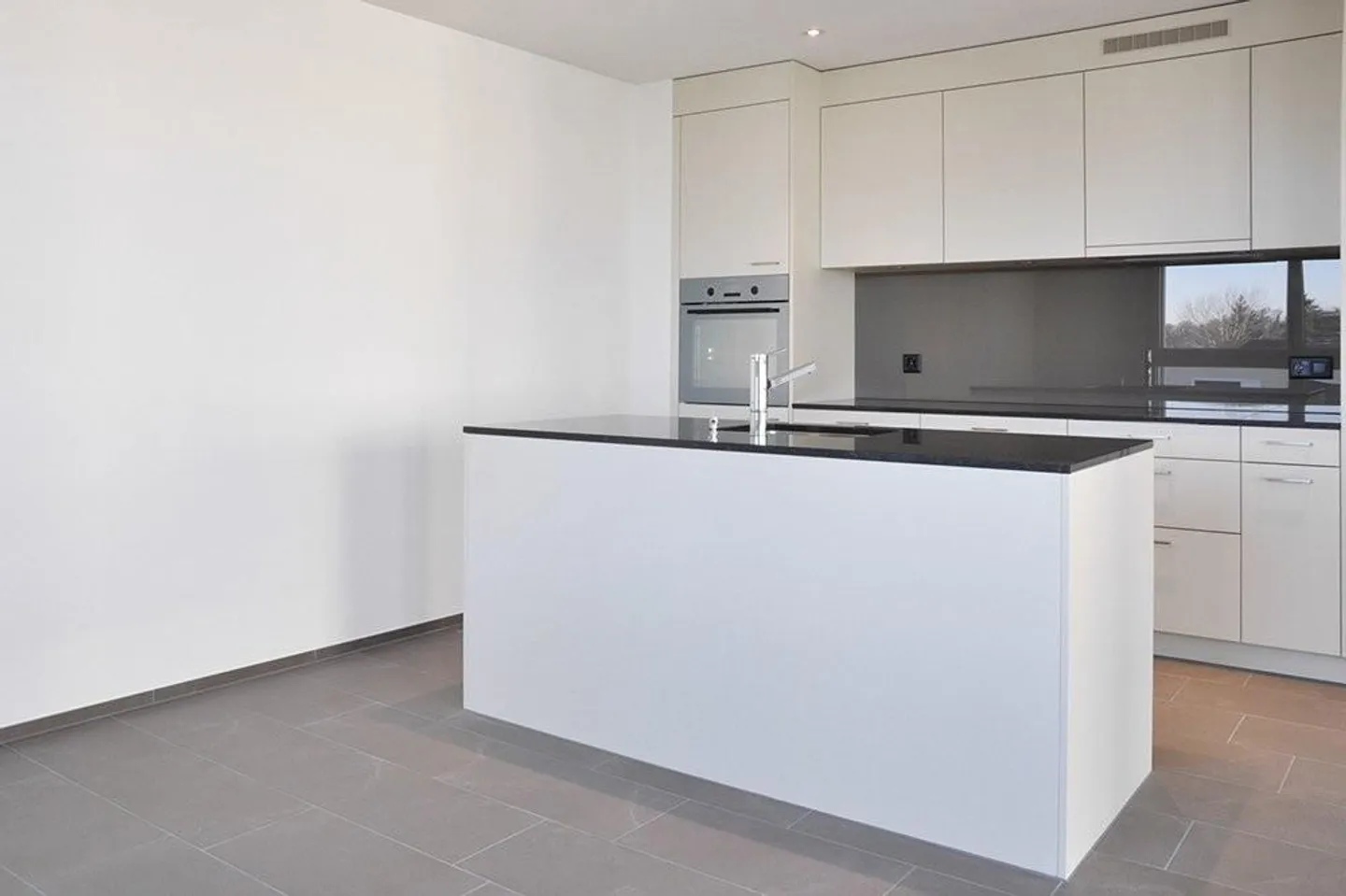 La tua nuova casa - vicina alla natura, moderna e centrale - Foto 3 di 9