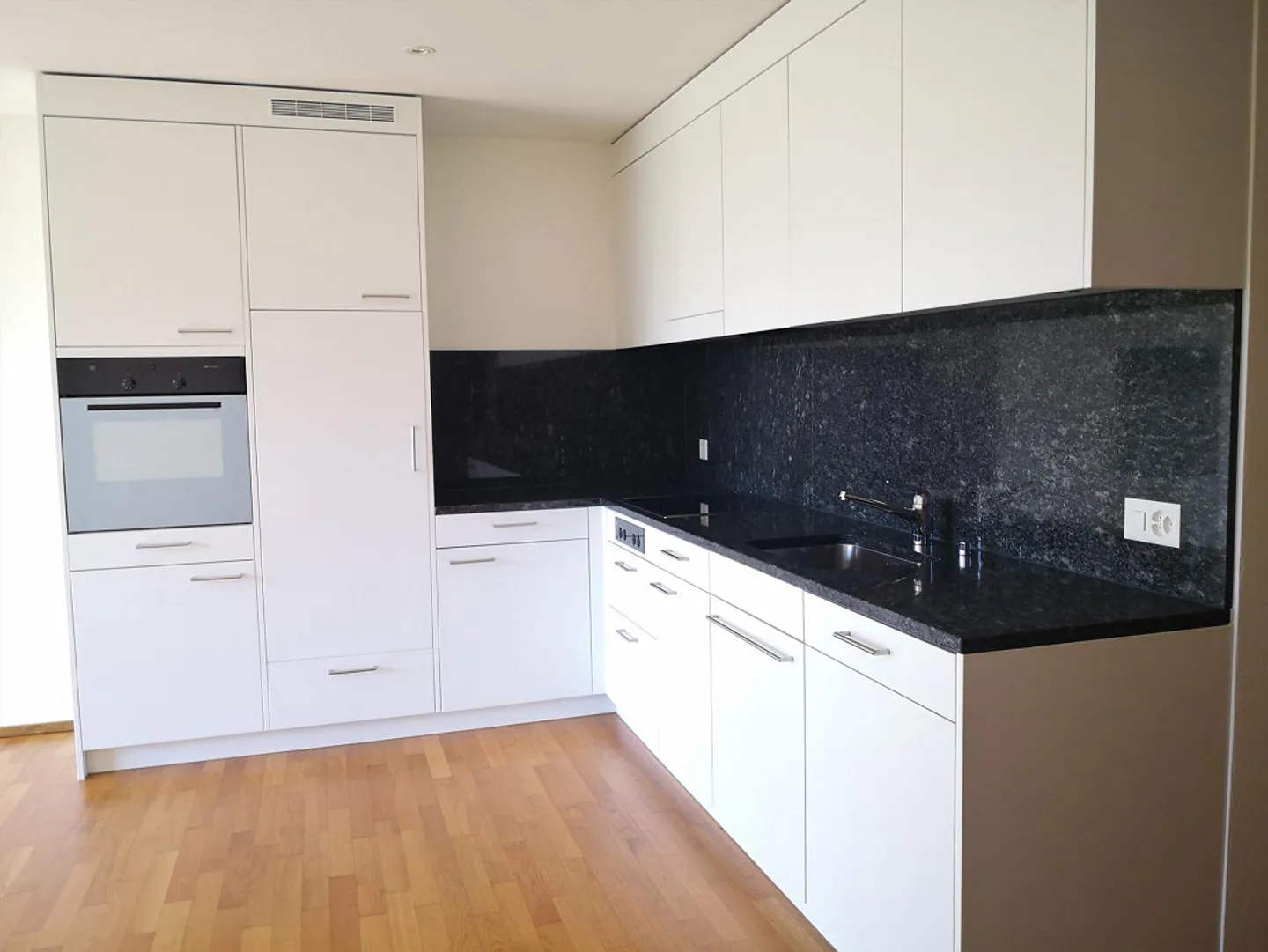 Appartement moderne de 3,5 pièces à louer à Mettmenstetten - Photo 2 sur 8