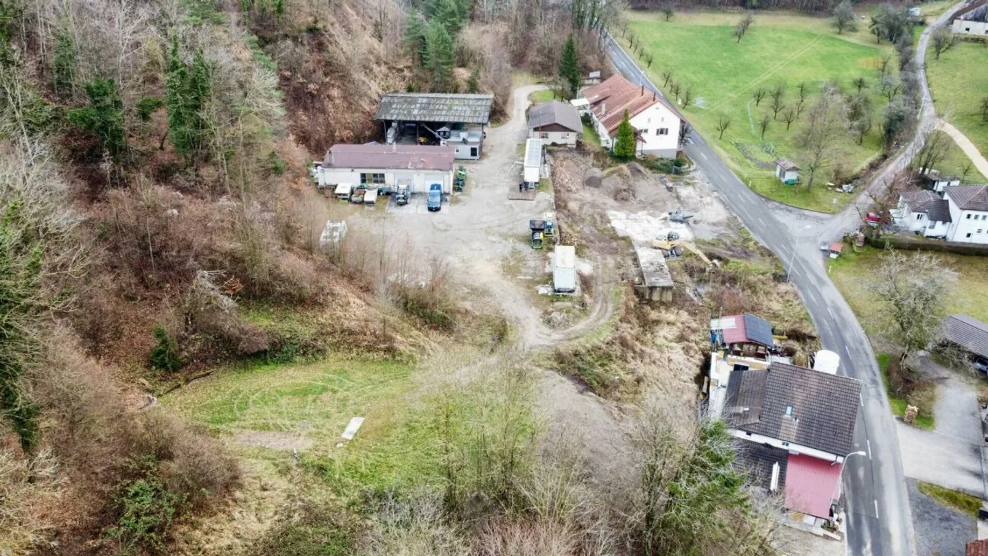 Investitori attenzione: 7'833 m² di terreno commerciale con diritti d'acqua esclusivi - Foto 5 di 10